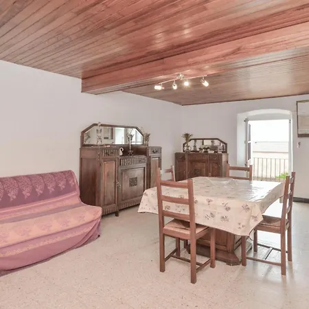 Apartamento 2 Bedroom Cozy In *