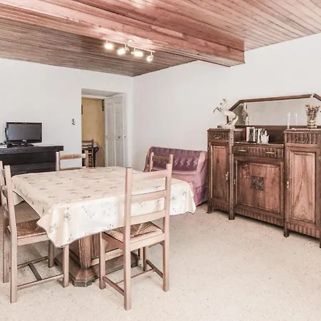 2 Bedroom Cozy In