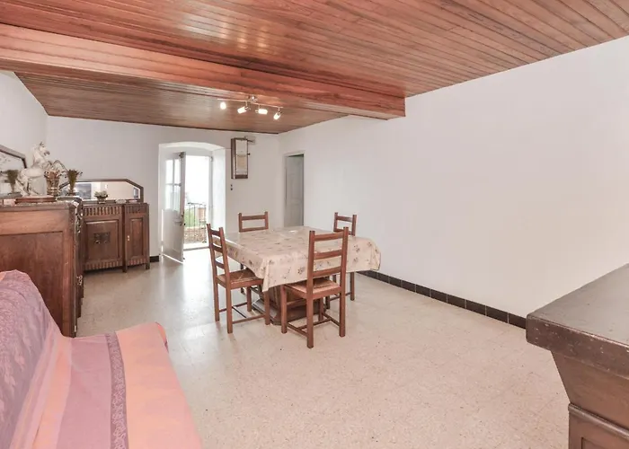 2 Bedroom Cozy In Pietranera