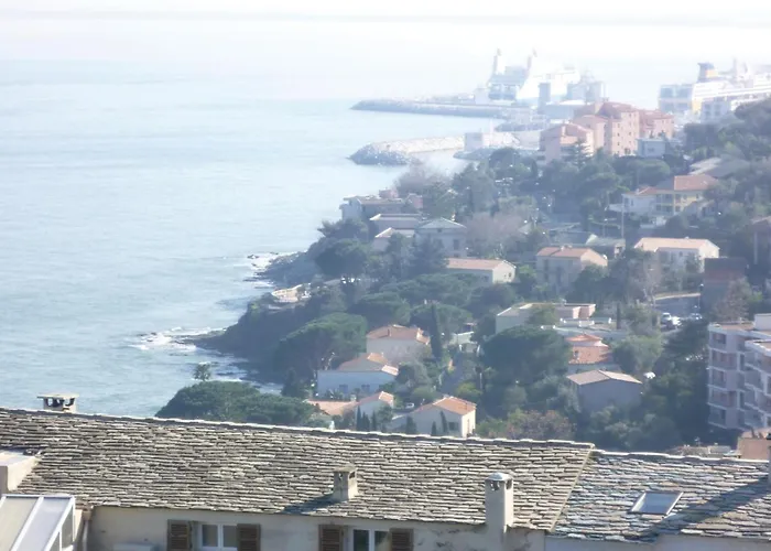 2 Bedroom Cozy In Appartement Pietranera