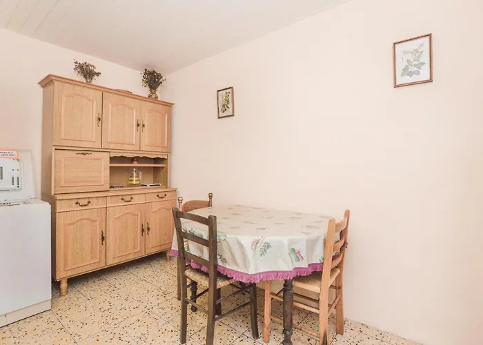 2 Bedroom Cozy In *
