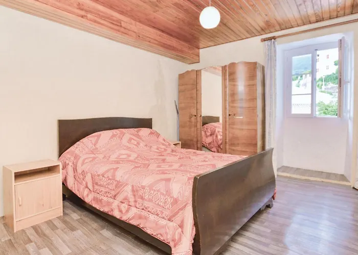 2 Bedroom Cozy In Pietranera