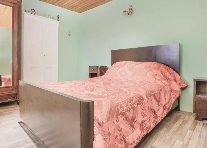 2 Bedroom Cozy In * Pietranera